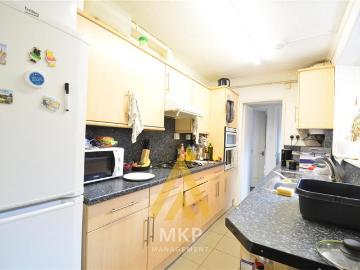 4 bedroom terraced house to rent