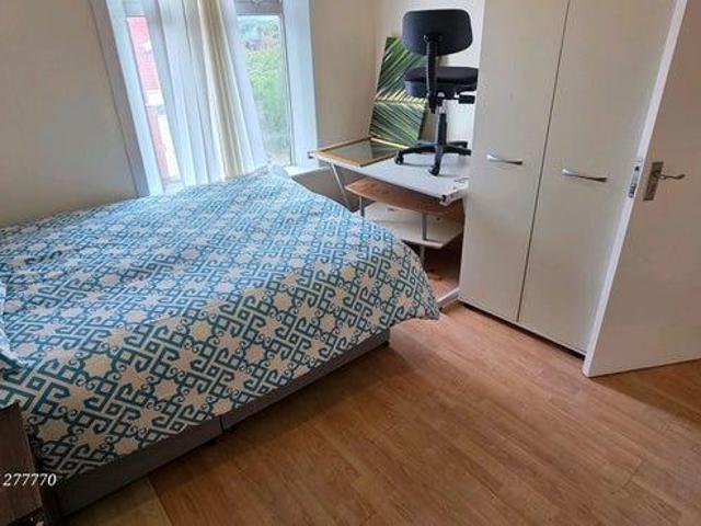 4 bedroom terraced house to rent