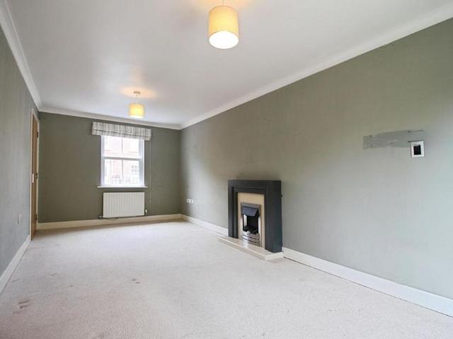4 bedroom terraced house to rent