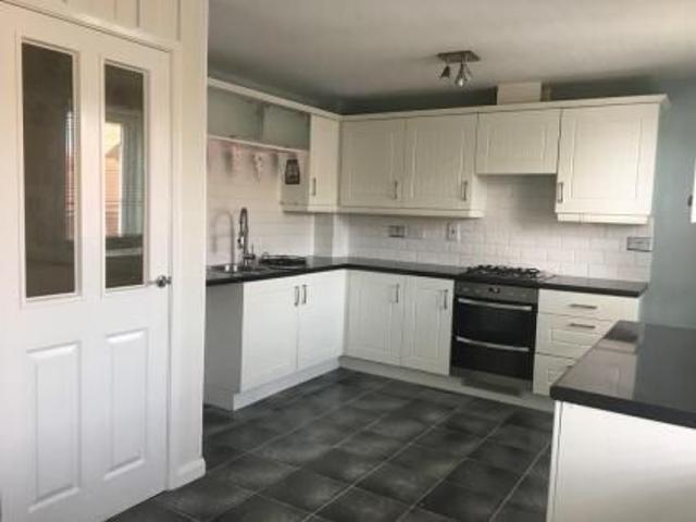4 bedroom terraced house to rent