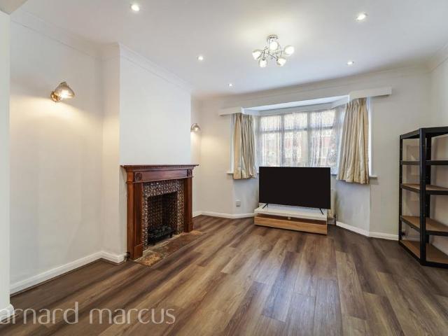 4 bedroom terraced house to rent