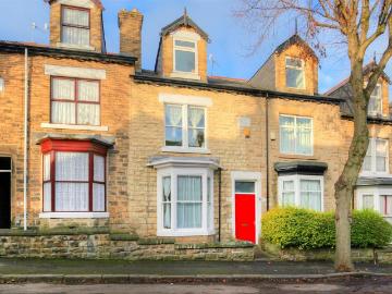 4 bedroom terraced house to rent