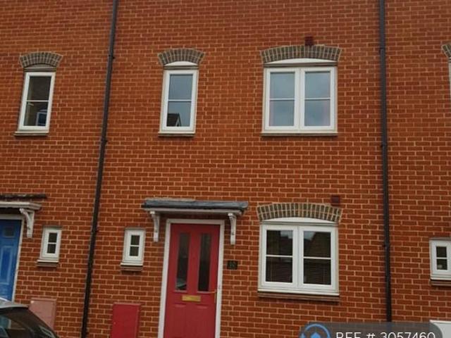 4 bedroom terraced house to rent