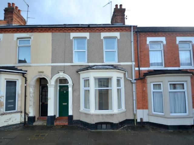 4 bedroom terraced house to rent
