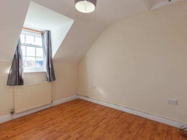 4 bedroom terraced house to rent