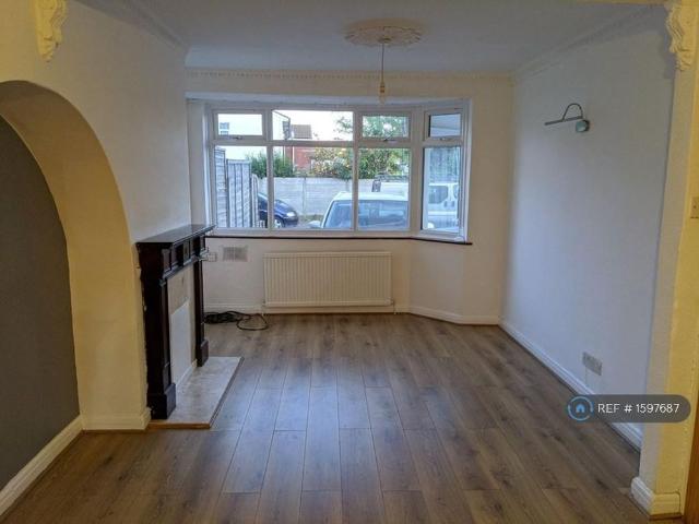 4 bedroom terraced house to rent