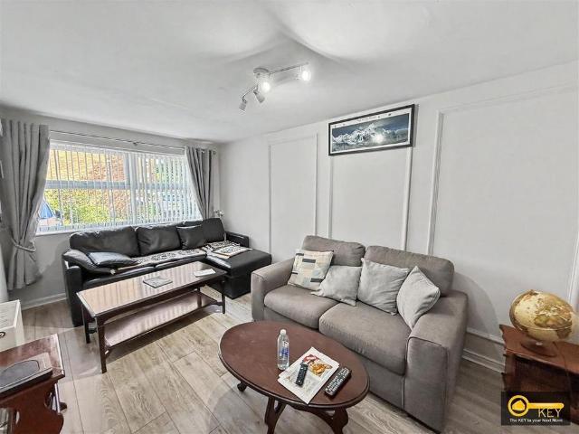 4 bedroom terraced house to rent