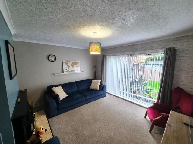4 bedroom terraced house to rent