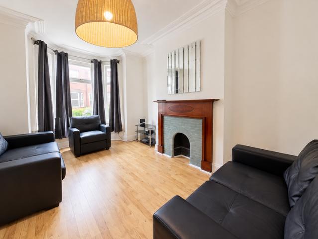 4 bedroom terraced house to rent