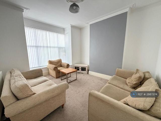 4 bedroom terraced house to rent