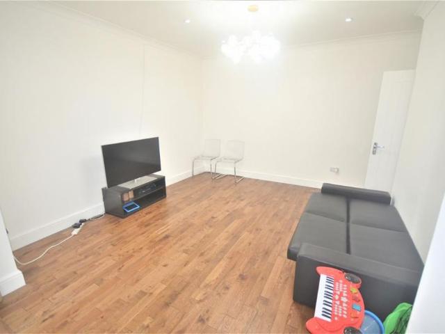 4 bedroom terraced house to rent