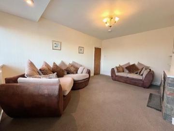 4 bedroom terraced house to rent