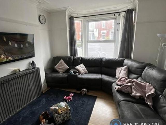 4 bedroom terraced house to rent