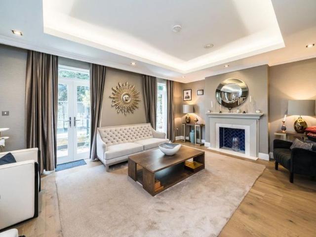 4 bedroom terraced house to rent
