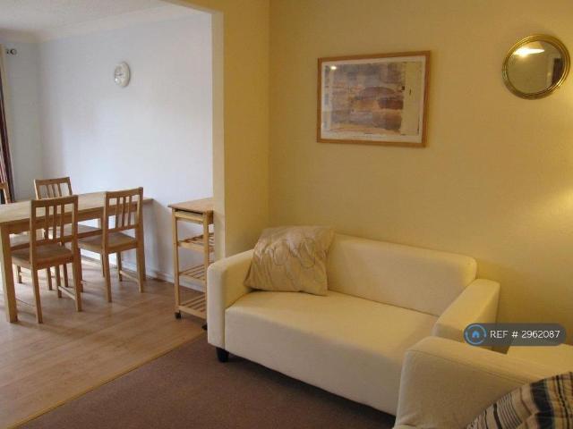 4 bedroom terraced house to rent
