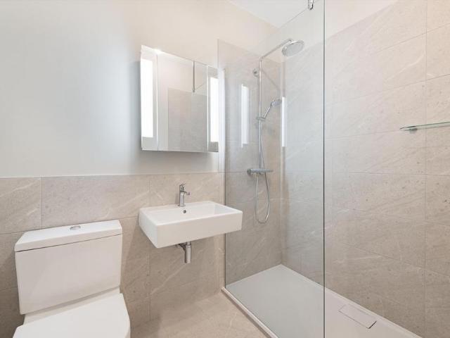 4 bedroom terraced house to rent