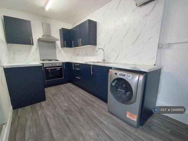 4 bedroom terraced house to rent
