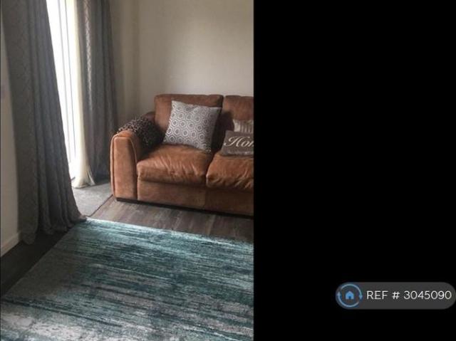 4 bedroom terraced house to rent