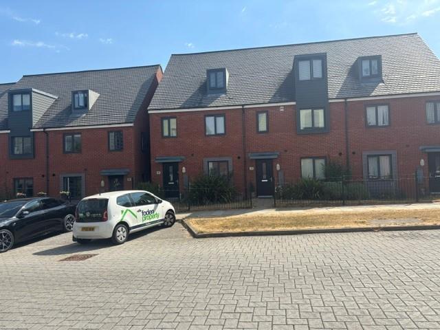 4 bedroom terraced house to rent