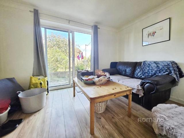 4 bedroom terraced house to rent