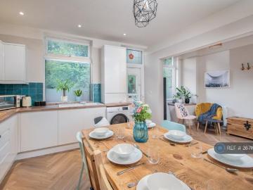 4 bedroom terraced house to rent