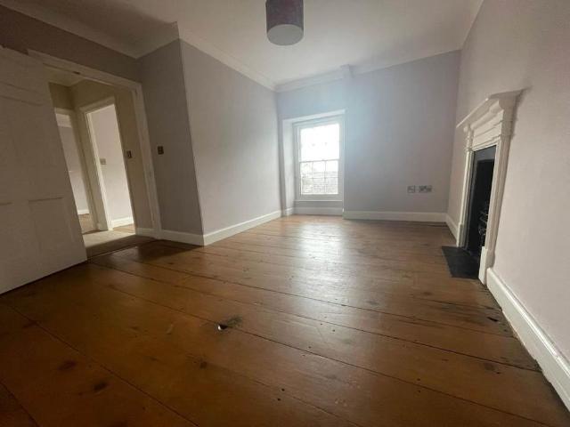 4 bedroom terraced house to rent