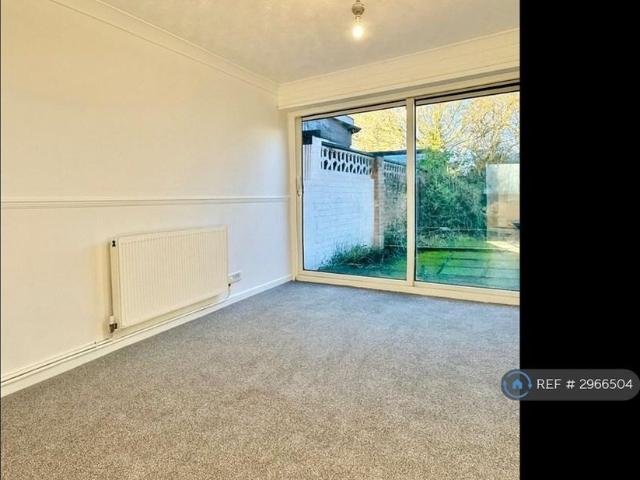 4 bedroom terraced house to rent