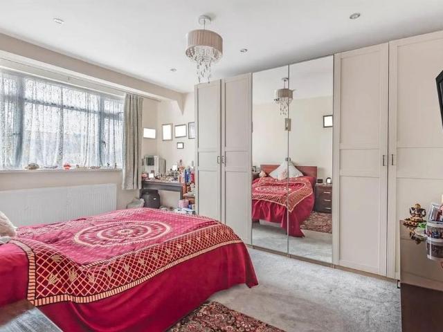 4 bedroom terraced house to rent