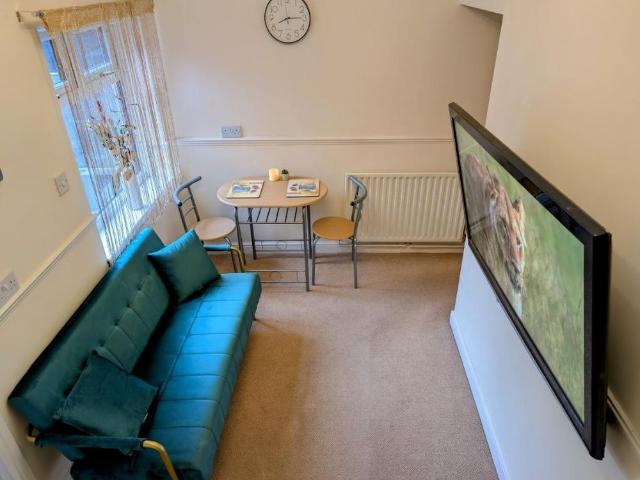 4 bedroom terraced house to rent