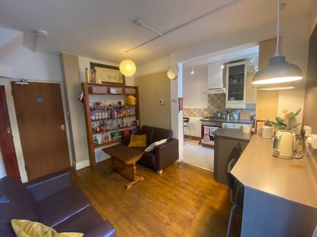 4 bedroom terraced house to rent