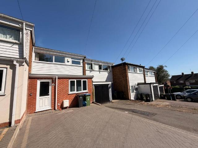 4 bedroom terraced house to rent
