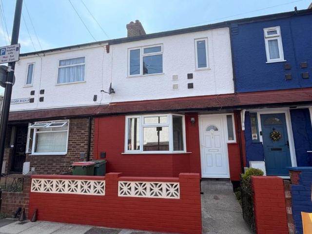 4 bedroom terraced house to rent