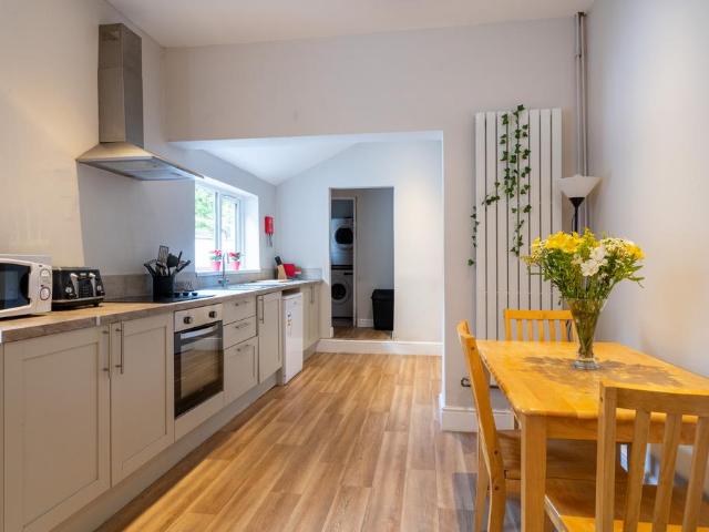 4 bedroom terraced house to rent