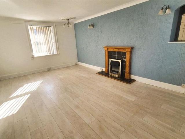 4 bedroom terraced house to rent