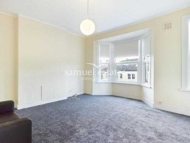 4 bedroom terraced house to rent