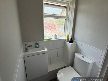 4 bedroom terraced house to rent