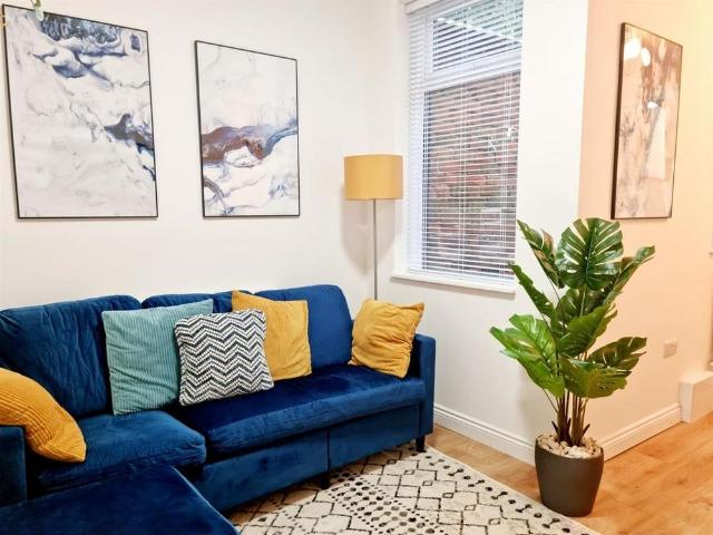 4 bedroom terraced house to rent