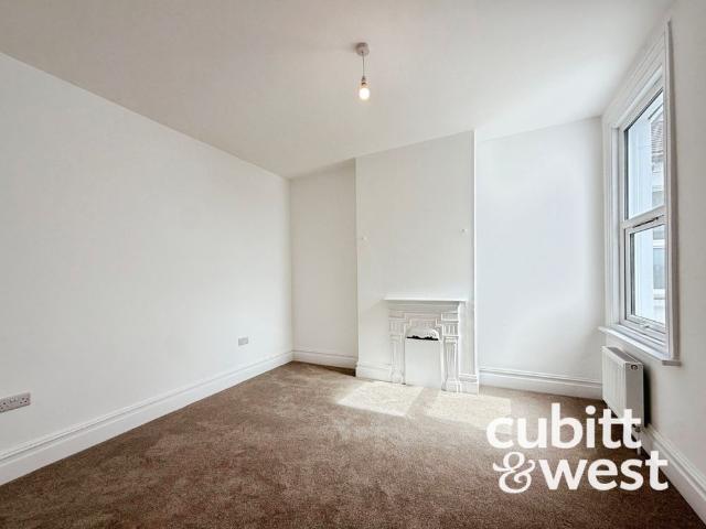 4 bedroom terraced house to rent