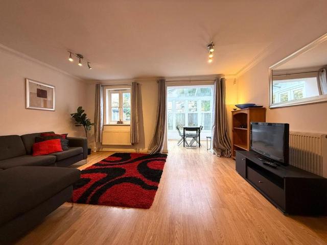 4 bedroom terraced house to rent