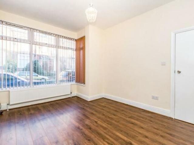 4 bedroom terraced house to rent