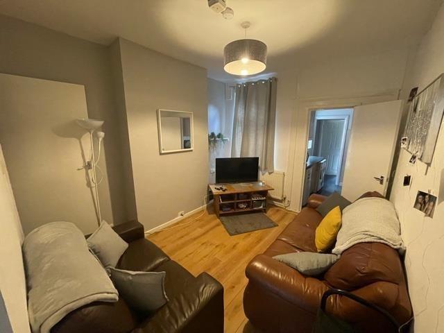 4 bedroom terraced house to rent