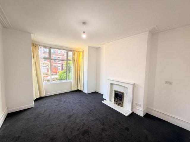 4 bedroom terraced house to rent