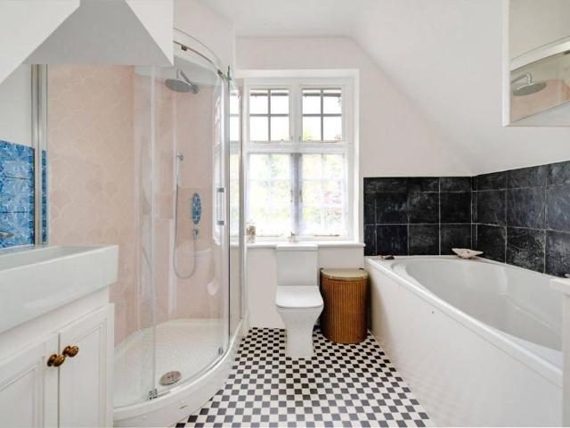 4 bedroom terraced house to rent