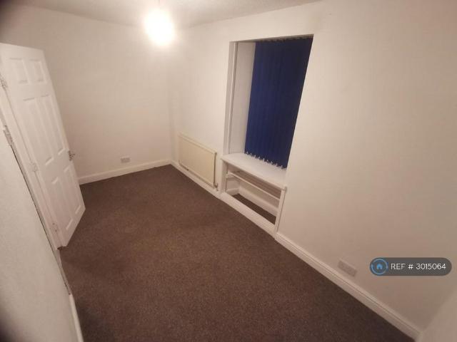 4 bedroom terraced house to rent