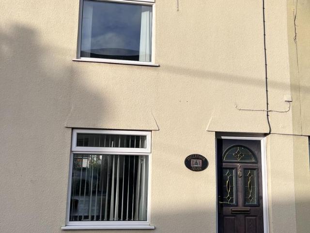 4 bedroom terraced house to rent