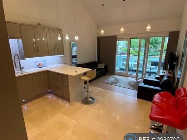 4 bedroom terraced house to rent