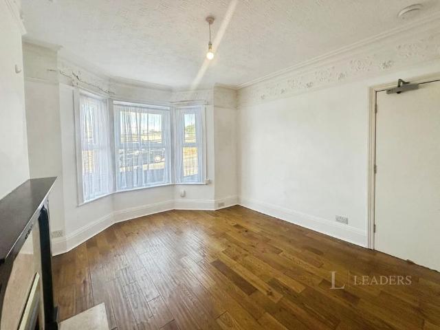 4 bedroom terraced house to rent