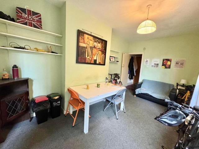 4 bedroom terraced house to rent