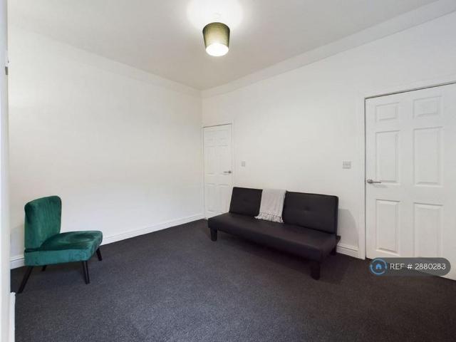 4 bedroom terraced house to rent