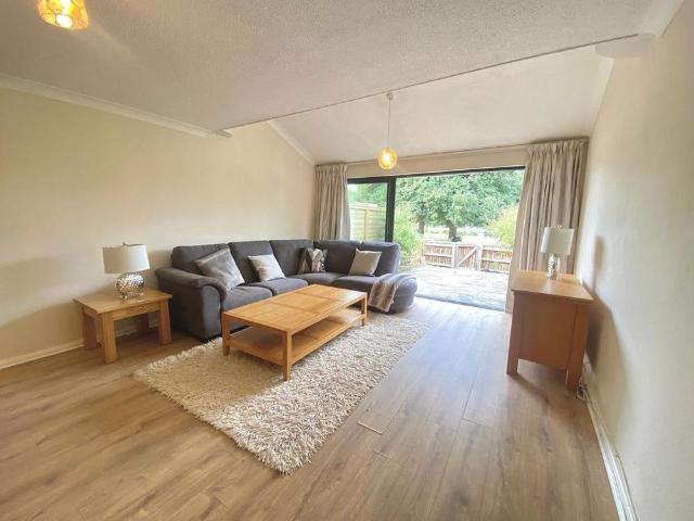 4 bedroom terraced house to rent